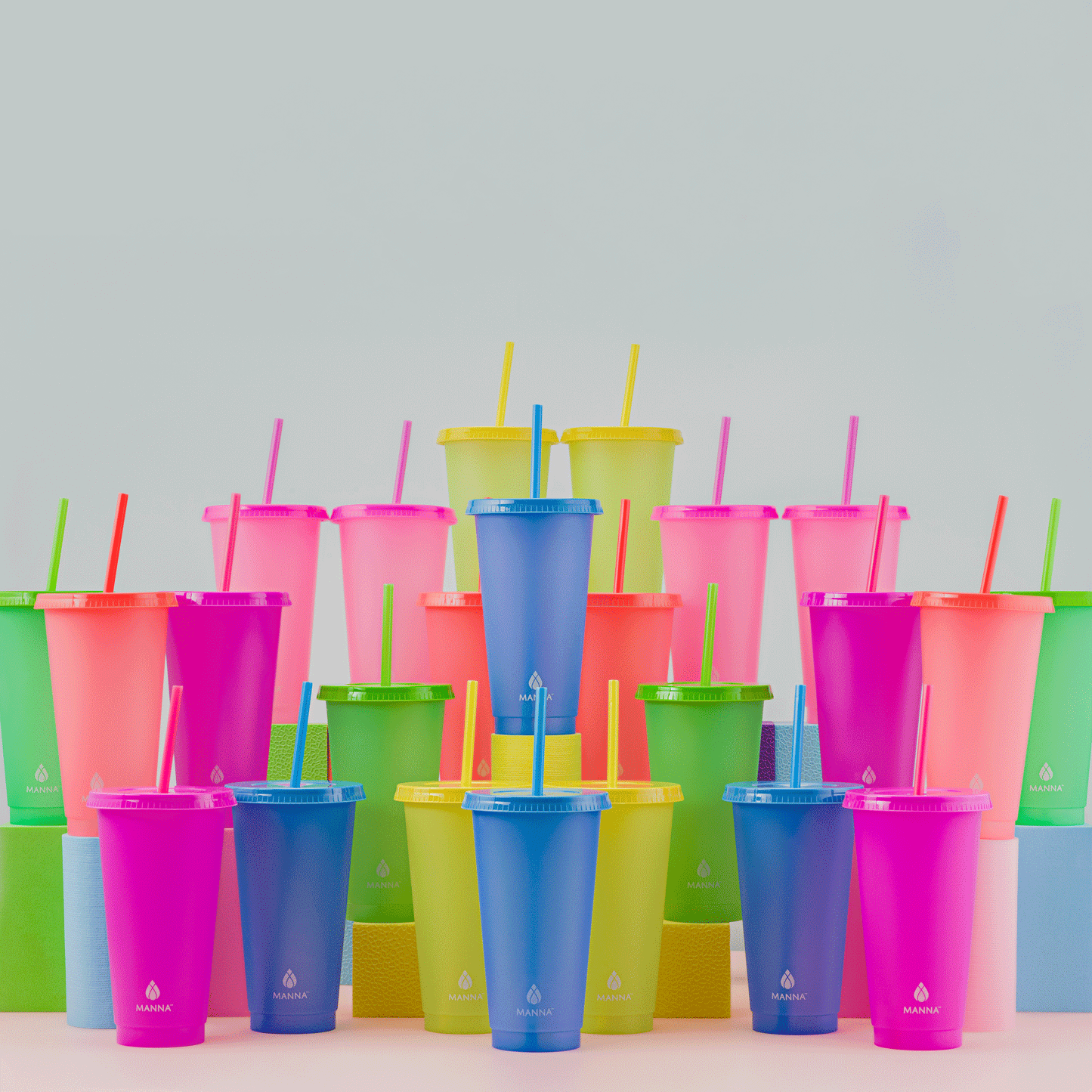 24-piece-original-color-changing-cup-set-m4 A0029811.gif
